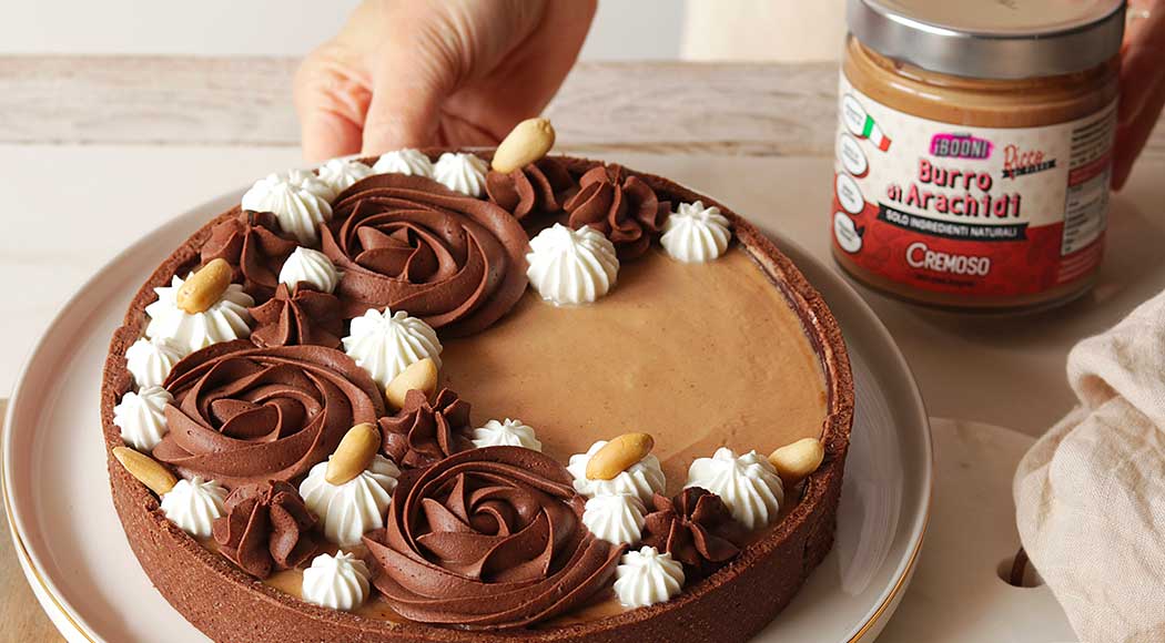 Crostata con mousse al burro di arachidi e cioccolato